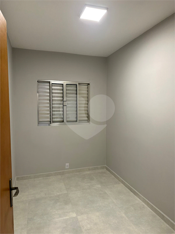 Seu novo lar no coração da Avenida Imirim. Apartamento com 3 dormitórios e reformado.
