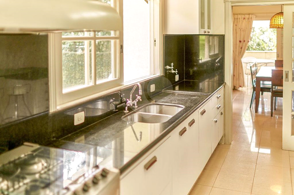 Casa à venda | 650m² | 4 suítes| 10 vagas em Serra da Cantareira | SP!