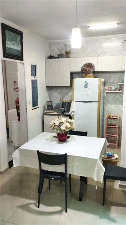 Sobrado a venda  | 2 dormitórios sendo 2 Suítes | 2 vagas em Vila  Esperança Zl