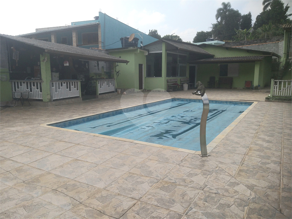 Chácara à venda com 3 quartos, 250m² - Foto 1