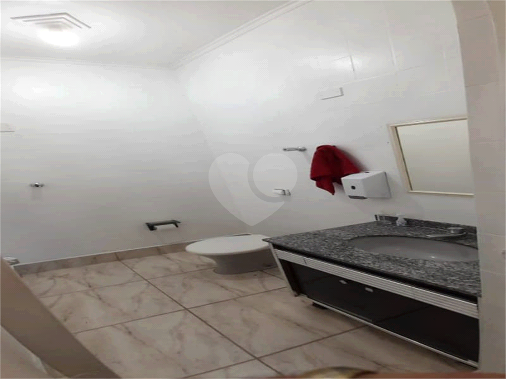 Locação de Salão Comercial no Brás com 600m²