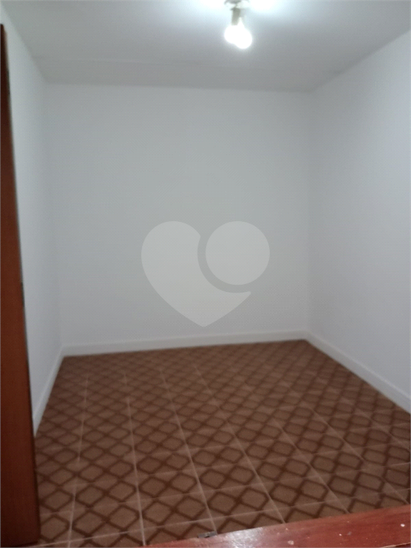 APARTAMENTO em VILA ROMANA