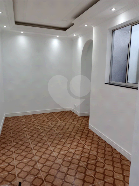 APARTAMENTO em VILA ROMANA