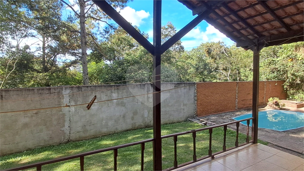 Casa de Madeira para venda ou locação | 2 dormitórios | 8 vagas em Mata Fria - Mairiporã!