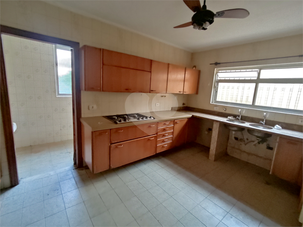 Sobrado à venda e aluguel com 3 quartos, 260m² - Foto 9