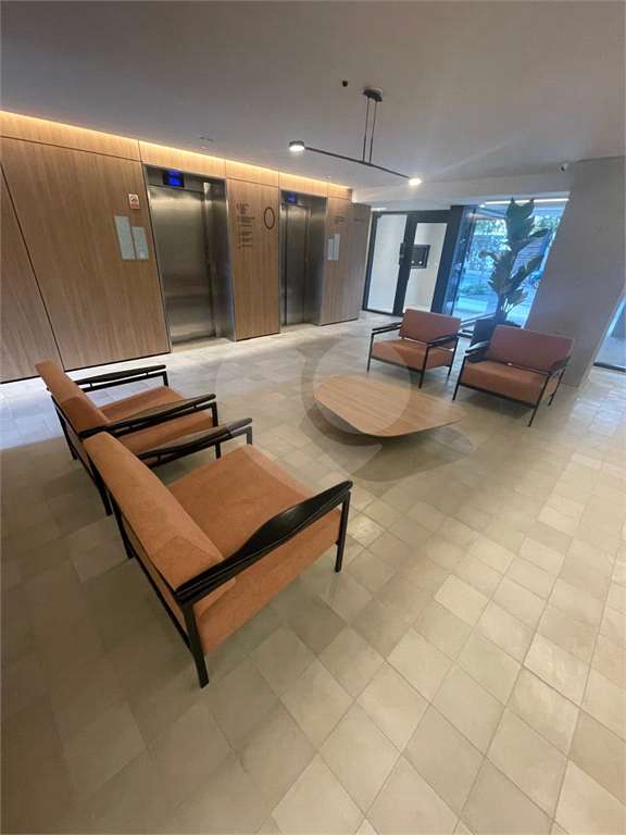APARTAMENTO em PINHEIROS