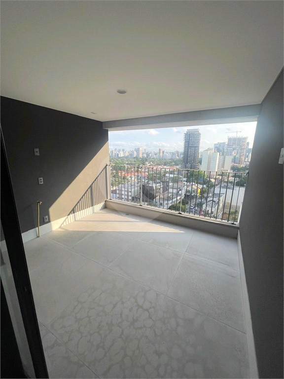 APARTAMENTO em PINHEIROS