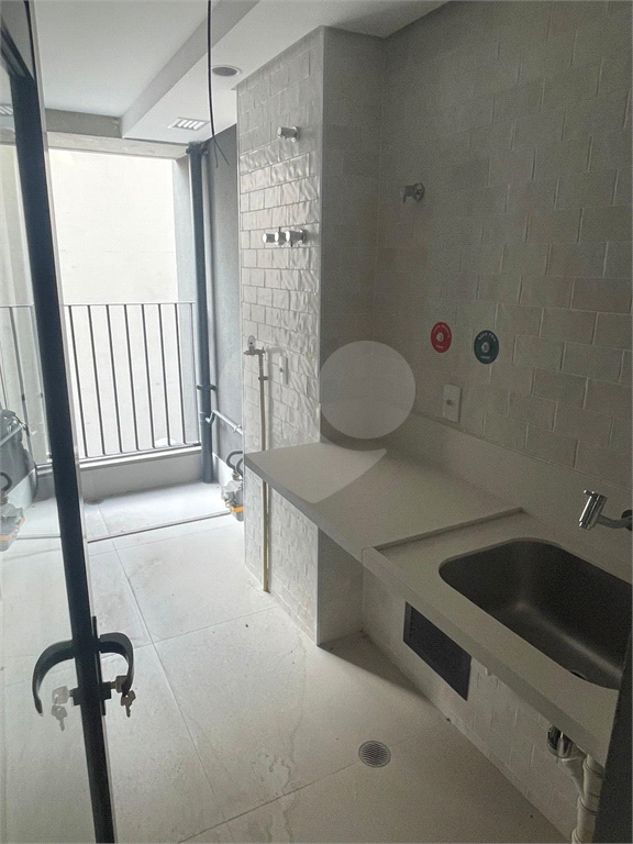 APARTAMENTO em PINHEIROS