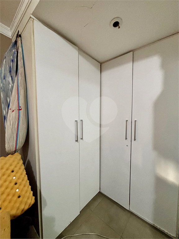 Sobrado à venda no Tremembé com 6 Dormitórios (5 suítes) e 4 vagas.