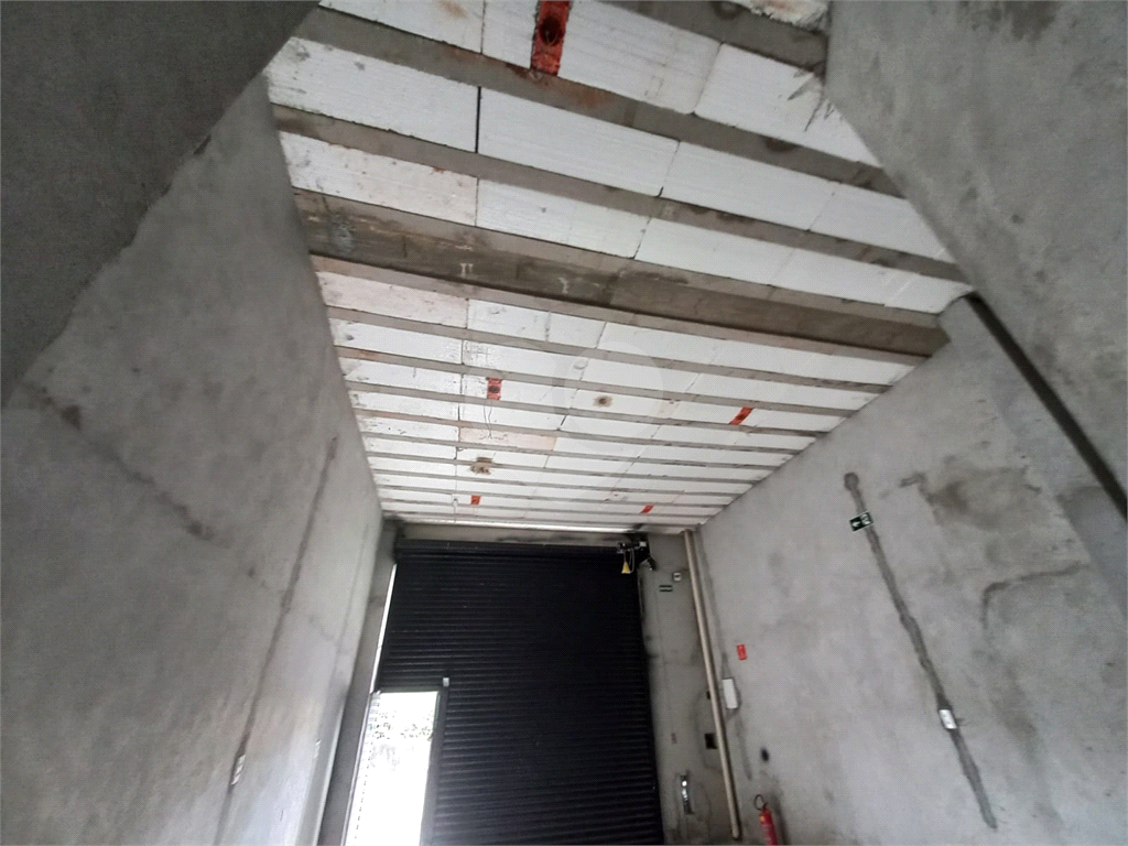 Sala Comercial para Locação com pé direito duplo – Jardim Peri