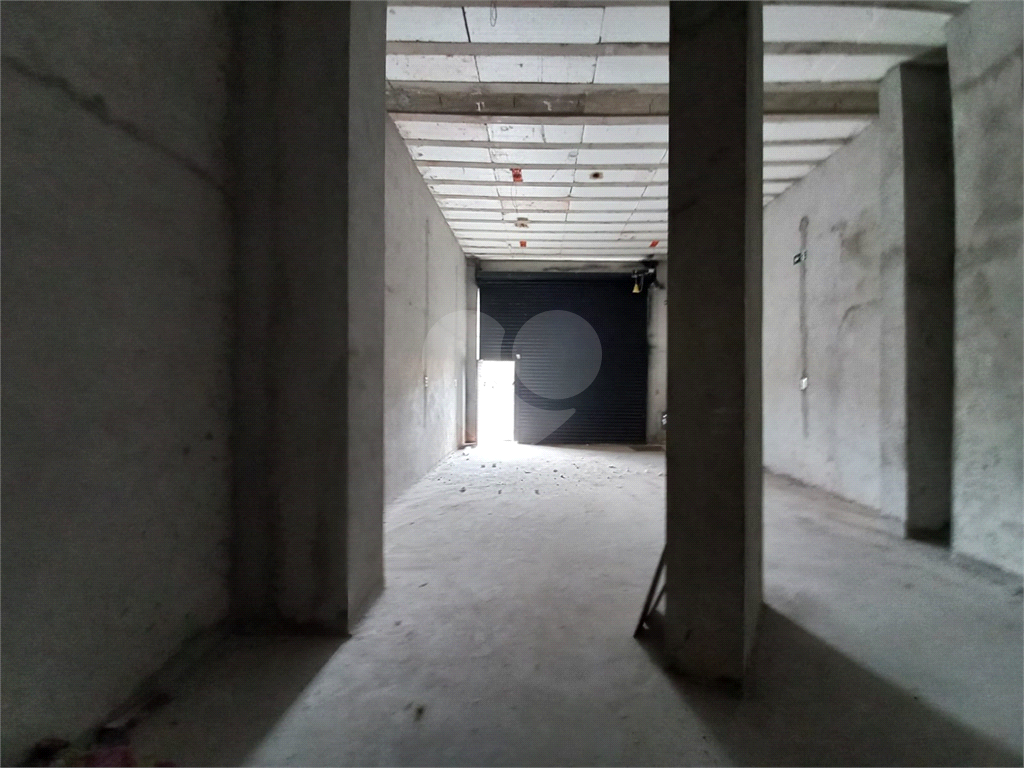 Sala Comercial para Locação com pé direito duplo – Jardim Peri