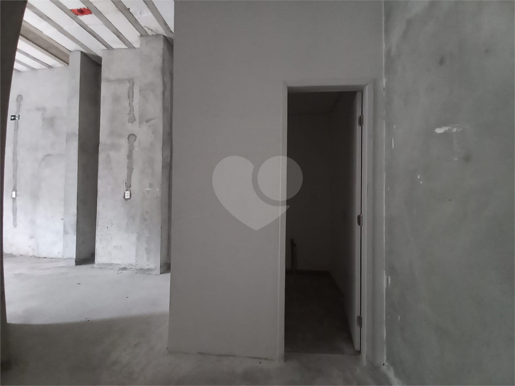 Sala Comercial para Locação com pé direito duplo – Jardim Peri