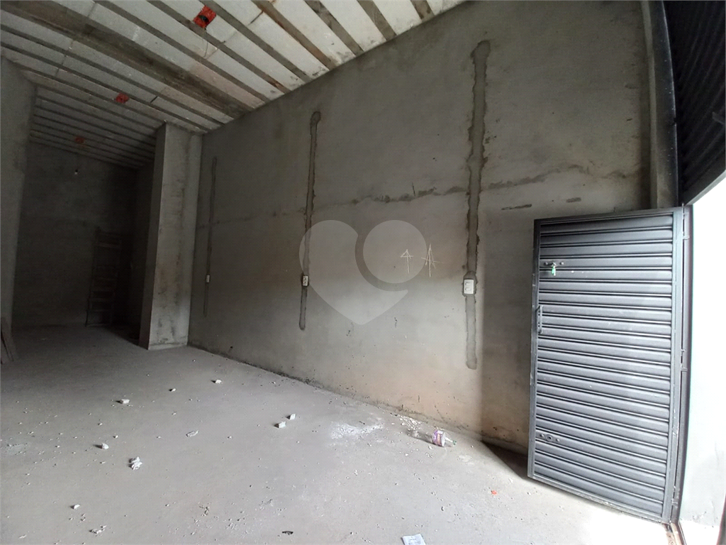 Sala Comercial para Locação com pé direito duplo – Jardim Peri