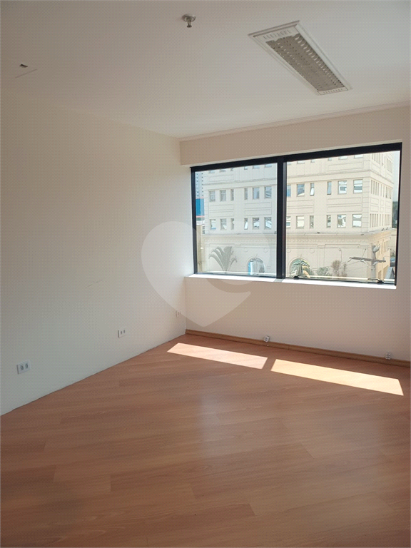 SALA COMERCIAL IMPECÁVEL