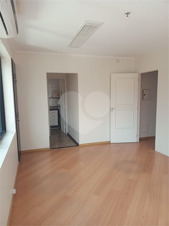 SALA COMERCIAL IMPECÁVEL