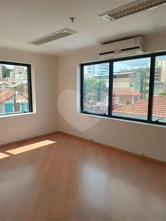SALA COMERCIAL IMPECÁVEL