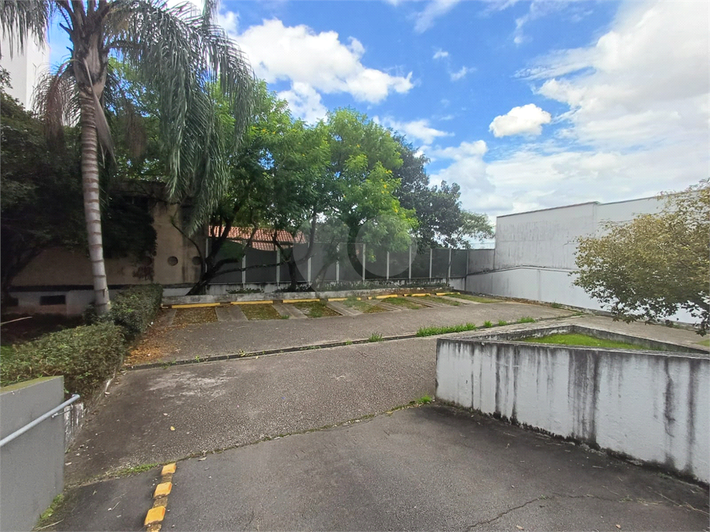 Prédio Comercial para alugar| 250m²| 25 vagas em Jardim França | SP!