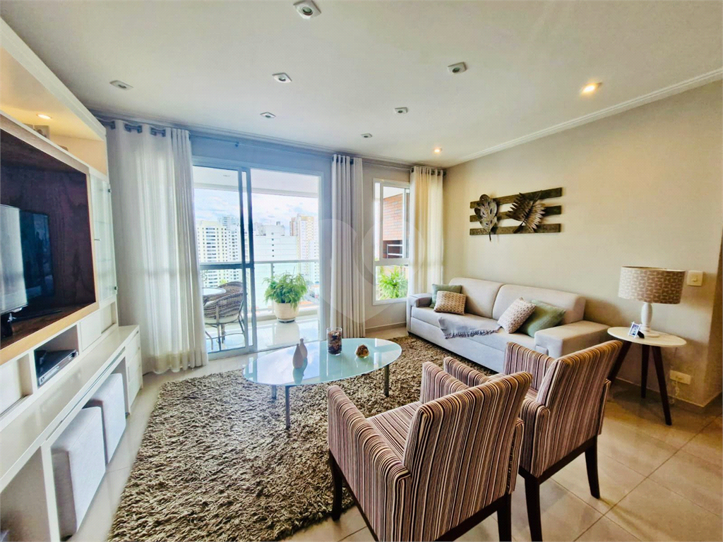 APARTAMENTO em VILA LEOPOLDINA