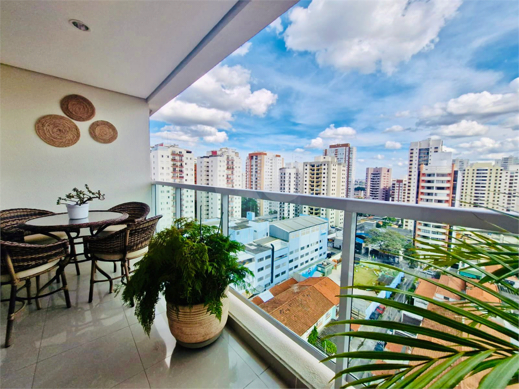 APARTAMENTO em VILA LEOPOLDINA