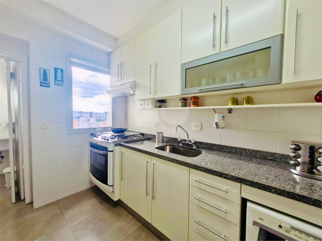 APARTAMENTO em VILA LEOPOLDINA