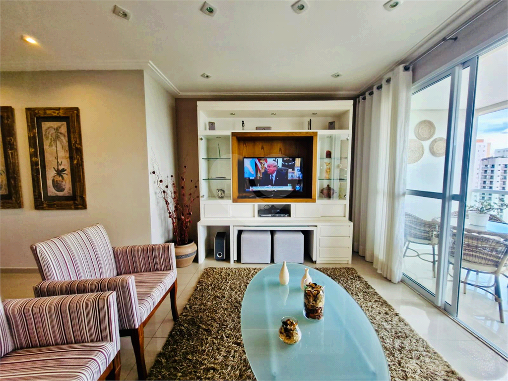 APARTAMENTO em VILA LEOPOLDINA