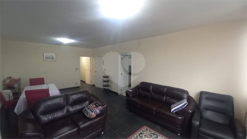 Apartamento à venda com 3 quartos, 140m² - Foto 2