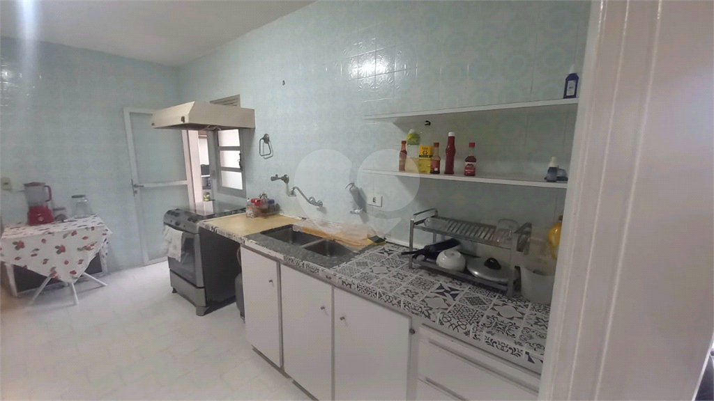 Apartamento à venda com 3 quartos, 140m² - Foto 3