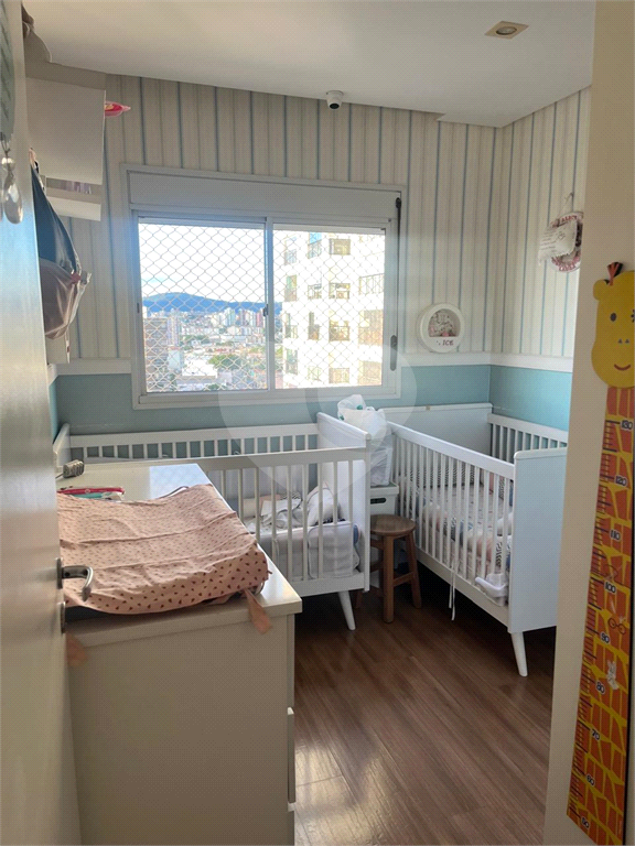 APARTAMENTO em VILA ROMANA
