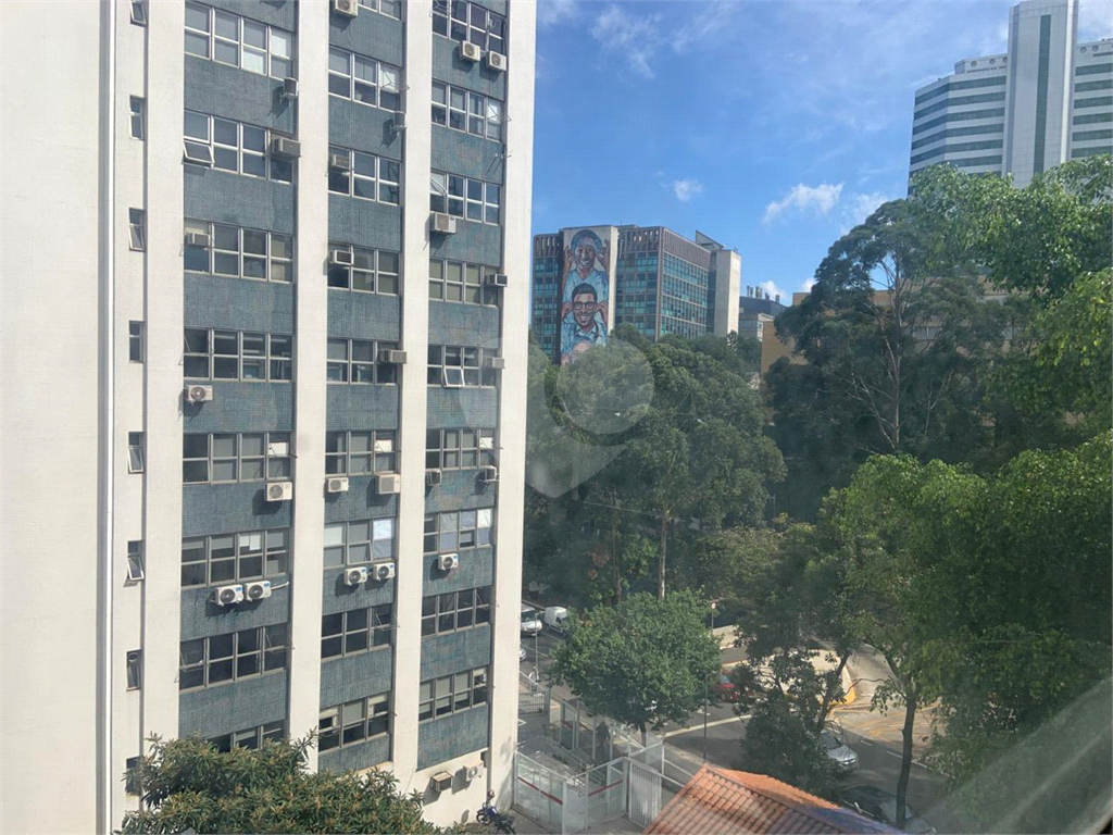 APARTAMENTO em JARDIM PAULISTA