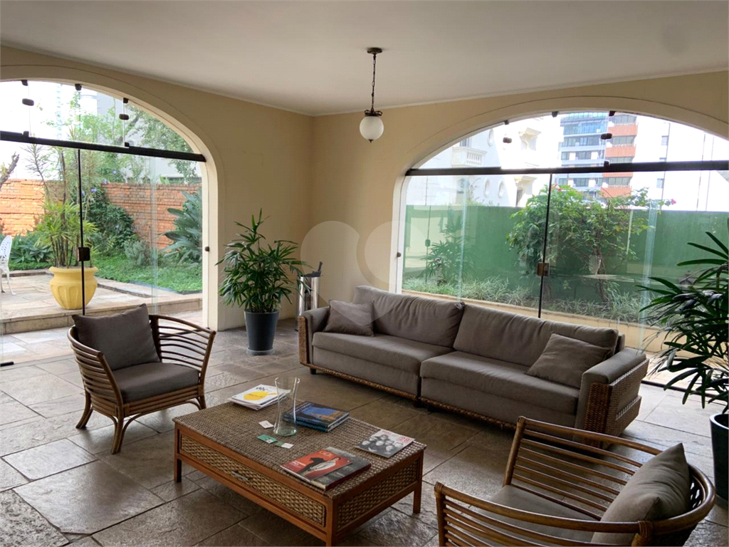 APARTAMENTO em JARDIM PAULISTA