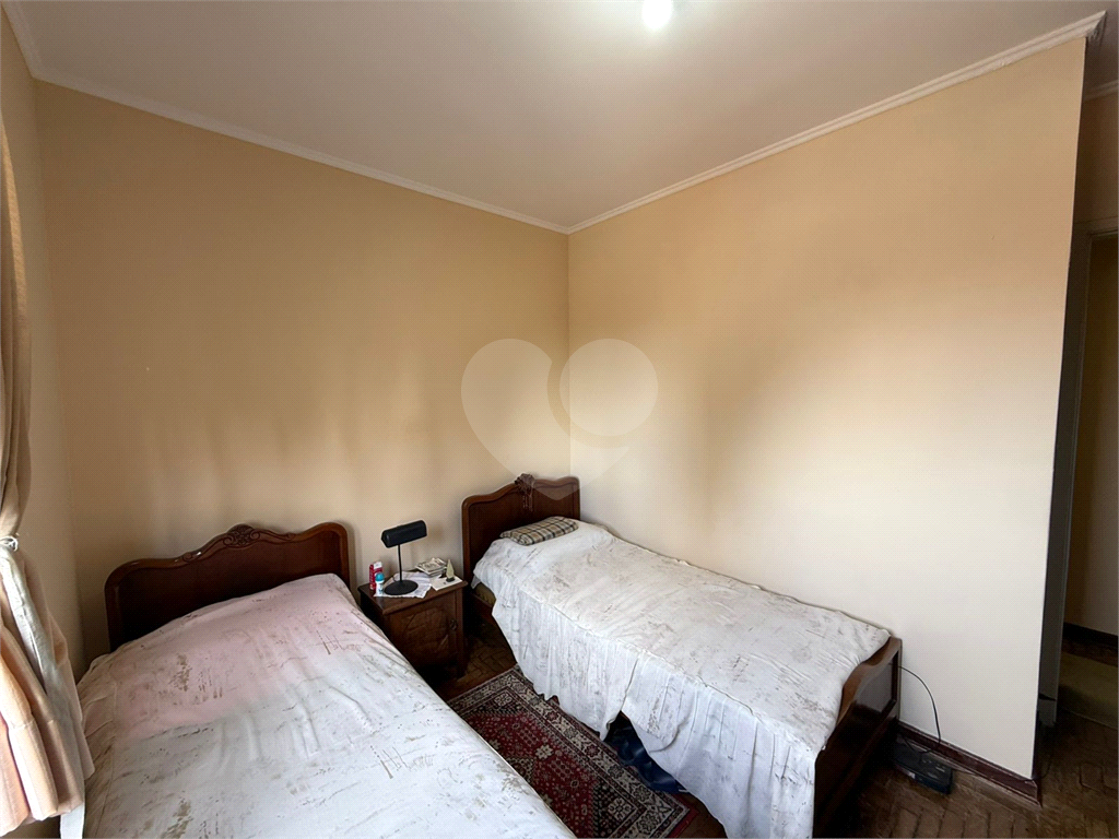 Apartamento à Venda – 2 Dormitórios, 60m², Arejado, com Vaga Fixa e Próximo ao Metrô!
