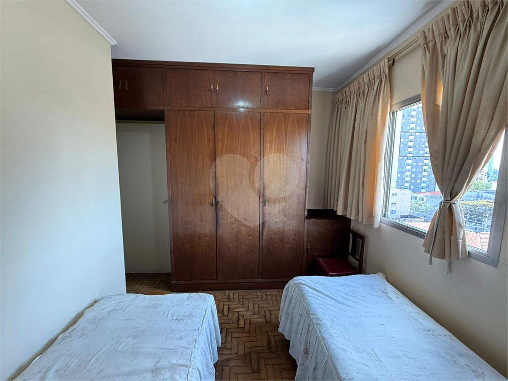 Apartamento à Venda – 2 Dormitórios, 60m², Arejado, com Vaga Fixa e Próximo ao Metrô!