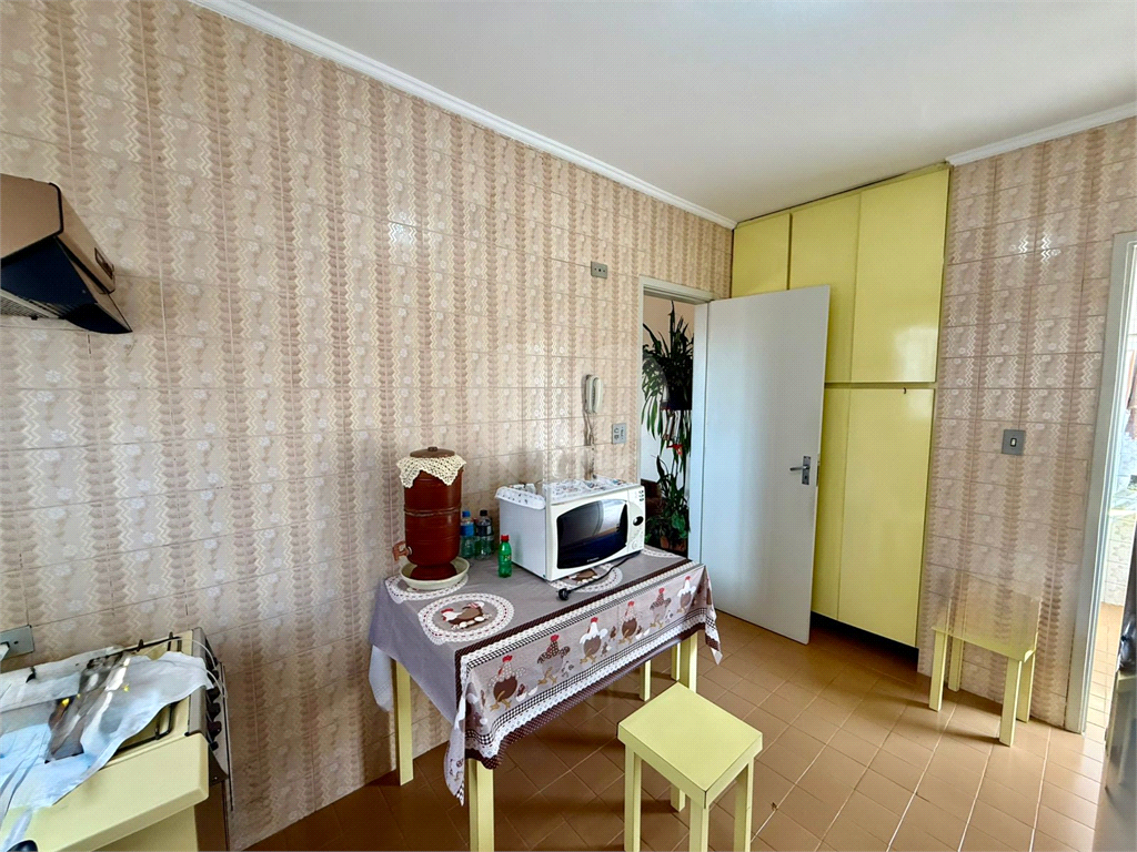 Apartamento à Venda – 2 Dormitórios, 60m², Arejado, com Vaga Fixa e Próximo ao Metrô!