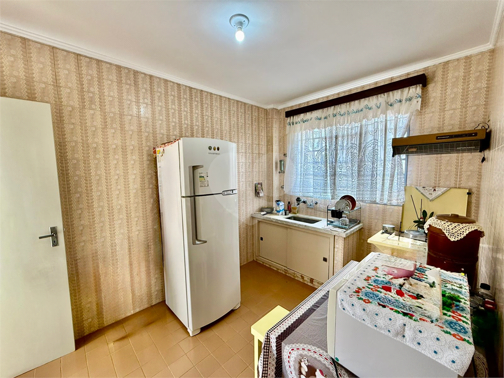 Apartamento à Venda – 2 Dormitórios, 60m², Arejado, com Vaga Fixa e Próximo ao Metrô!