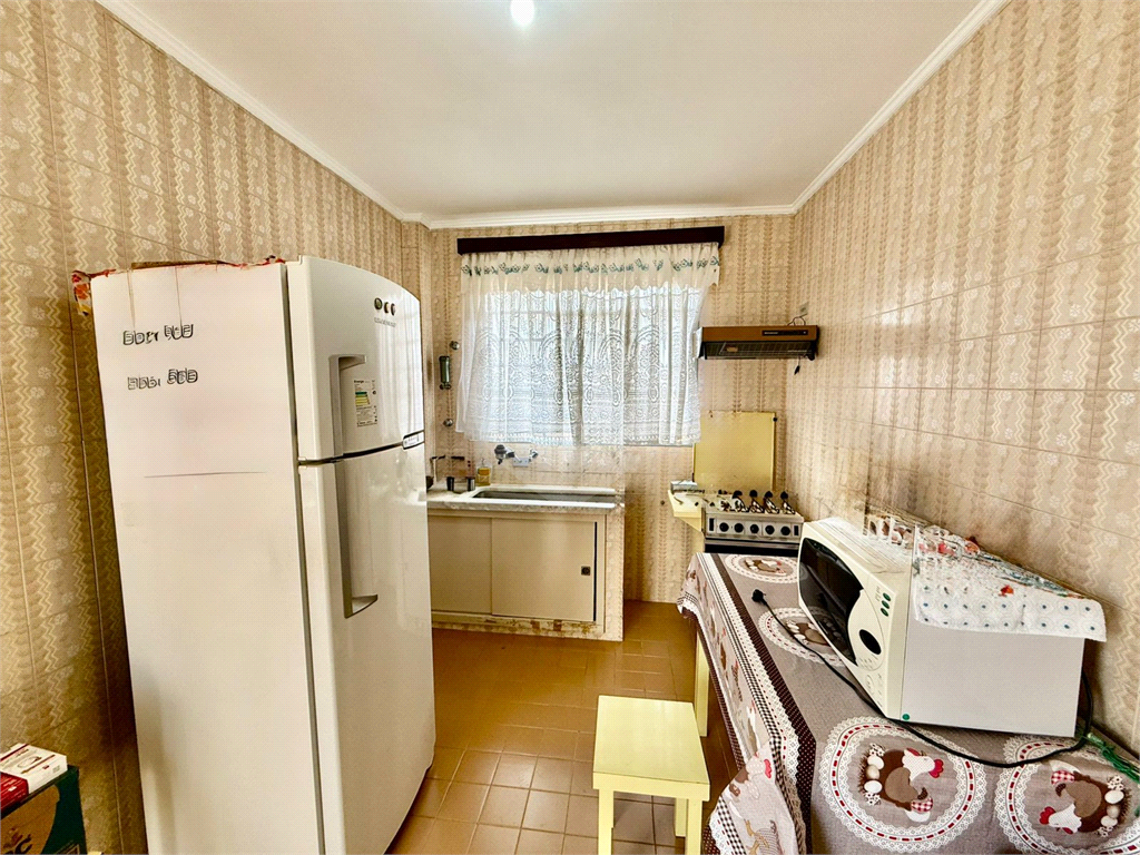 Apartamento à Venda – 2 Dormitórios, 60m², Arejado, com Vaga Fixa e Próximo ao Metrô!