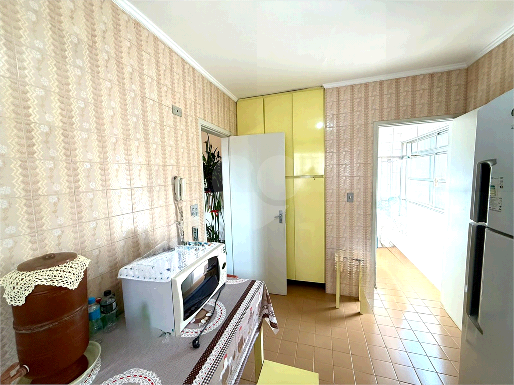 Apartamento à Venda – 2 Dormitórios, 60m², Arejado, com Vaga Fixa e Próximo ao Metrô!