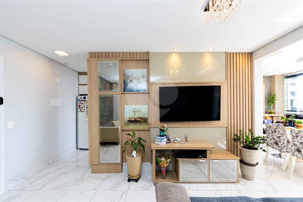 Apartamento para venda com 2 quartos, sendo 1 suíte, 69m²