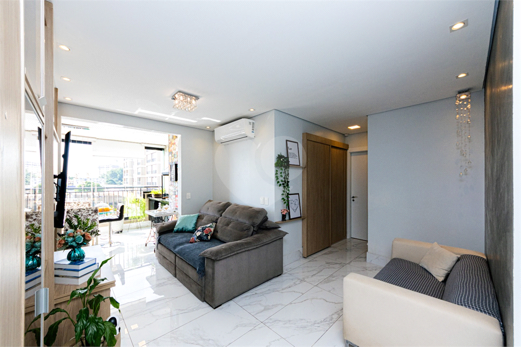 Apartamento para venda com 2 quartos, sendo 1 suíte, 69m²