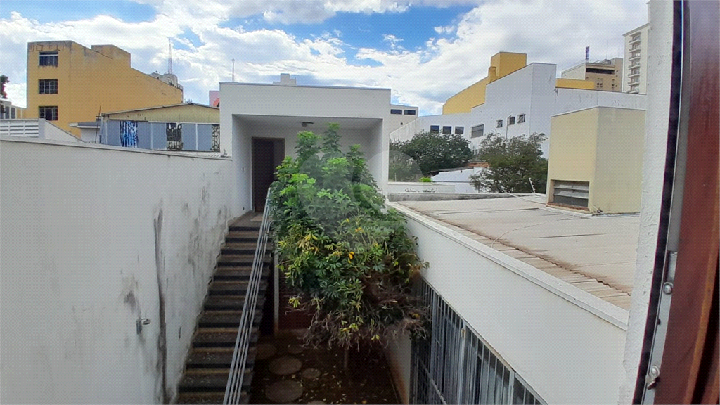 Casa à venda e aluguel com 3 quartos, 341m² - Foto 42