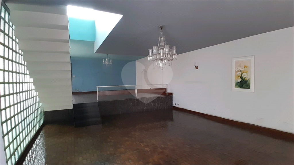 Casa à venda e aluguel com 3 quartos, 341m² - Foto 5