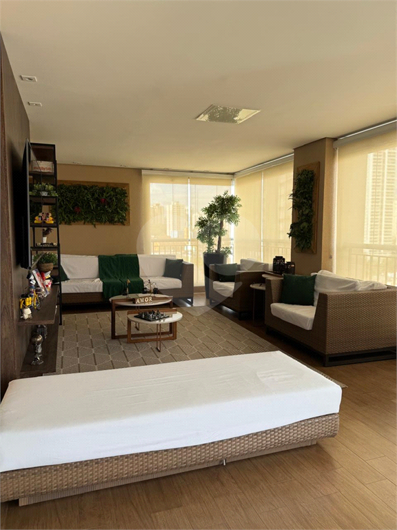 APARTAMENTO À VENDA NA MOÓCA 