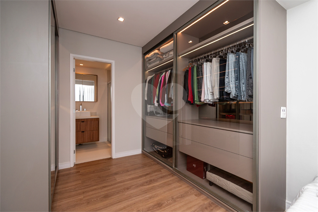 APARTAMENTO PORTEIRA FECHADA EM CONDOMÍNIO CLUBE ESPETACULAR COM 197 M² 3 SUÍTES 3 VAGAS NO BROOKLIN
