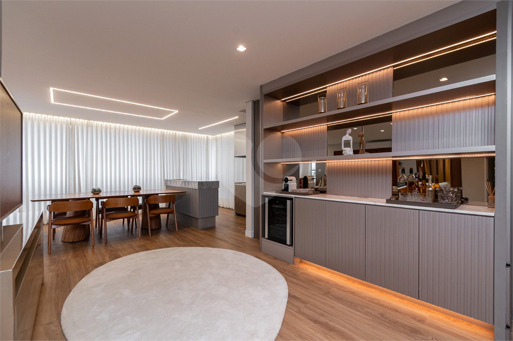 APARTAMENTO PORTEIRA FECHADA EM CONDOMÍNIO CLUBE ESPETACULAR COM 197 M² 3 SUÍTES 3 VAGAS NO BROOKLIN