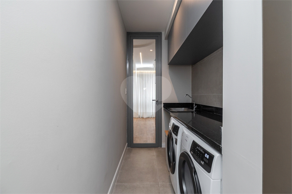 APARTAMENTO PORTEIRA FECHADA EM CONDOMÍNIO CLUBE ESPETACULAR COM 197 M² 3 SUÍTES 3 VAGAS NO BROOKLIN