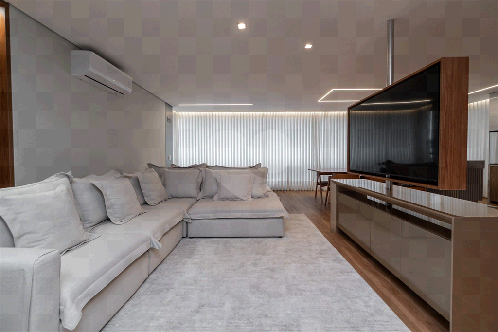 APARTAMENTO PORTEIRA FECHADA EM CONDOMÍNIO CLUBE ESPETACULAR COM 197 M² 3 SUÍTES 3 VAGAS NO BROOKLIN