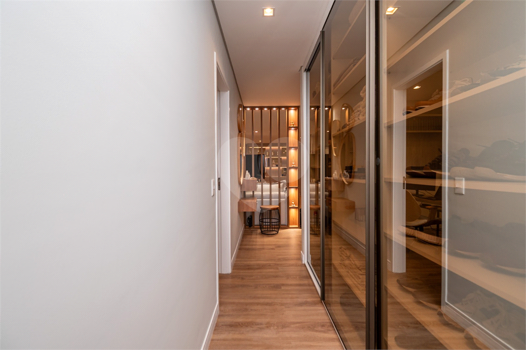 APARTAMENTO PORTEIRA FECHADA EM CONDOMÍNIO CLUBE ESPETACULAR COM 197 M² 3 SUÍTES 3 VAGAS NO BROOKLIN