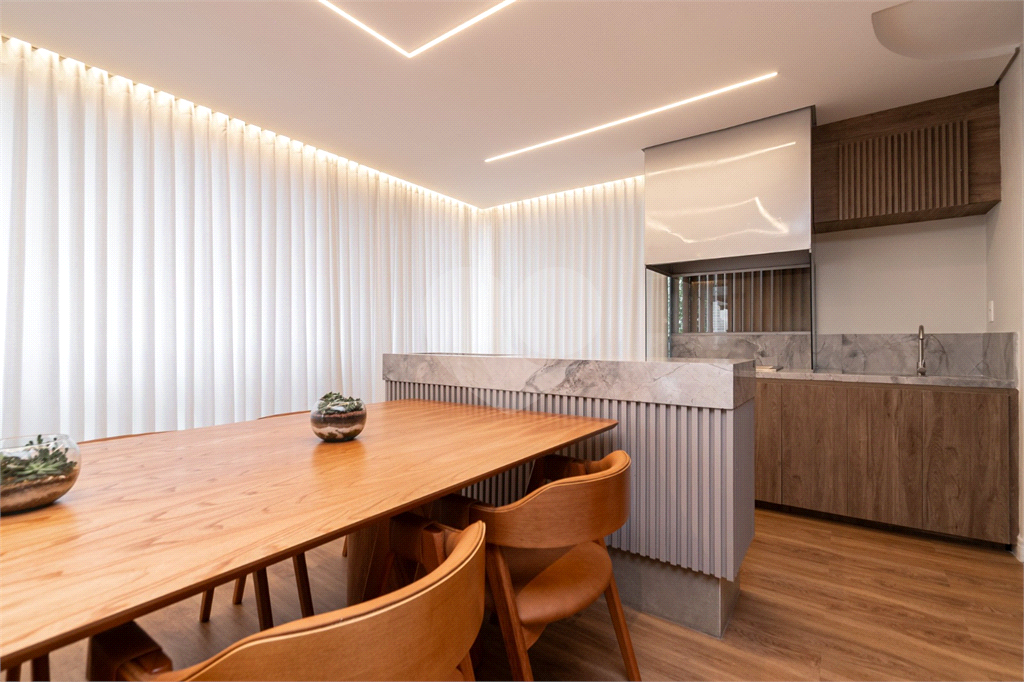 APARTAMENTO PORTEIRA FECHADA EM CONDOMÍNIO CLUBE ESPETACULAR COM 197 M² 3 SUÍTES 3 VAGAS NO BROOKLIN