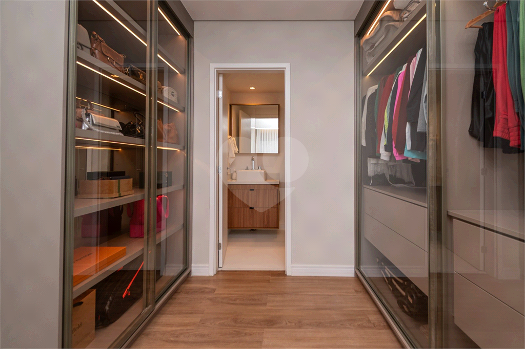 APARTAMENTO PORTEIRA FECHADA EM CONDOMÍNIO CLUBE ESPETACULAR COM 197 M² 3 SUÍTES 3 VAGAS NO BROOKLIN