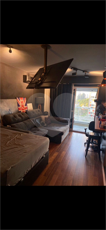 APARTAMENTO em CAMPO BELO
