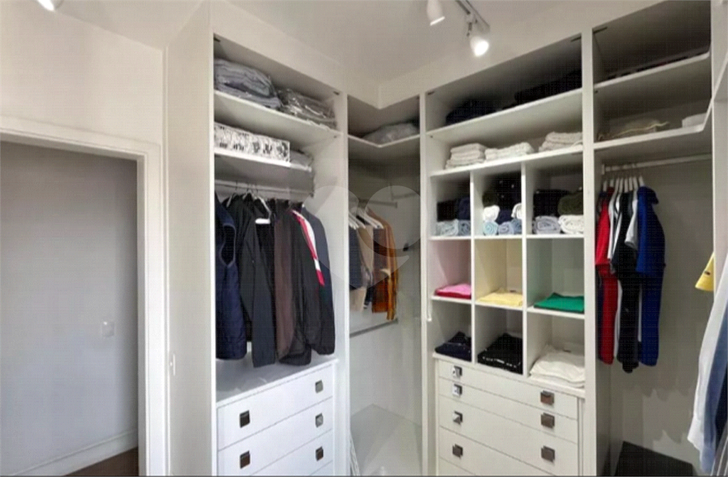 APARTAMENTO em TATUAPÉ
